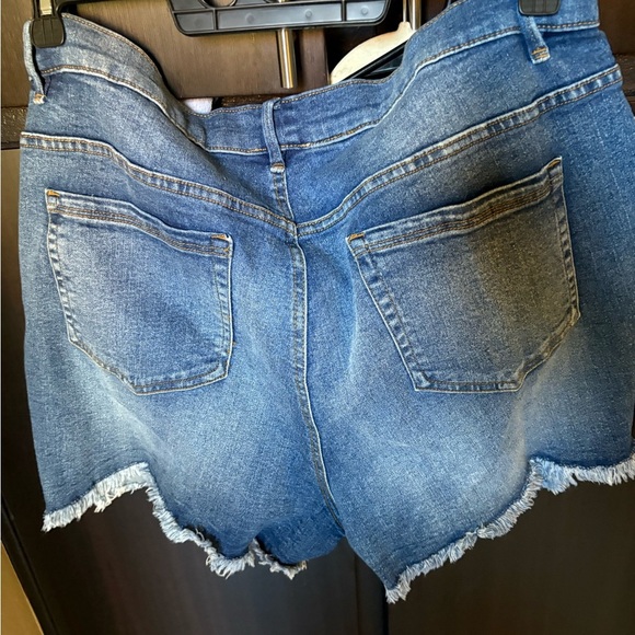 VENUS Light Blue Distressed Jeans - Picture 3 of 4